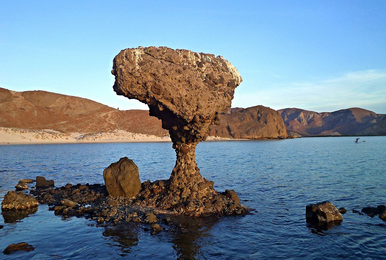 Playa Pichilingue Y El Hongo De Balandra En La Paz Bcs Guiajero