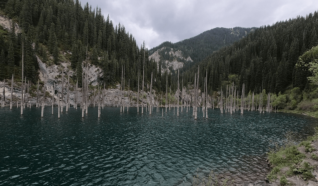 Lago Kaindy, un fantástico bosque sumergido