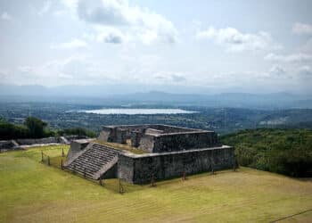 Xochicalco: terrazas sobre colinas