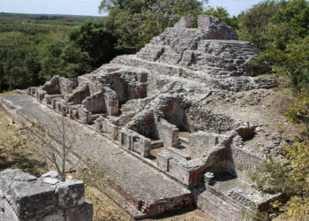 Xpuhil y Becán: Región Maya del río Bec en Campeche