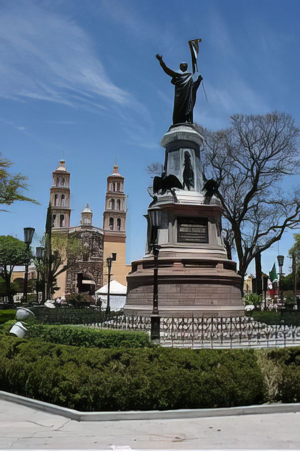 Monumento a Hidalgo, en Dolores Hidalgo, Gto.